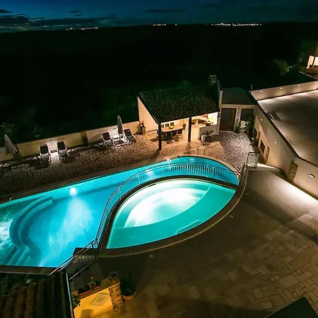 Awesome Apartment In Pula With Swimming Pool *