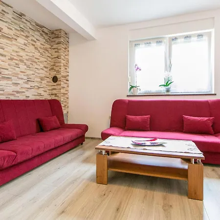 Awesome Apartment In Pula With Swimming Pool Pula