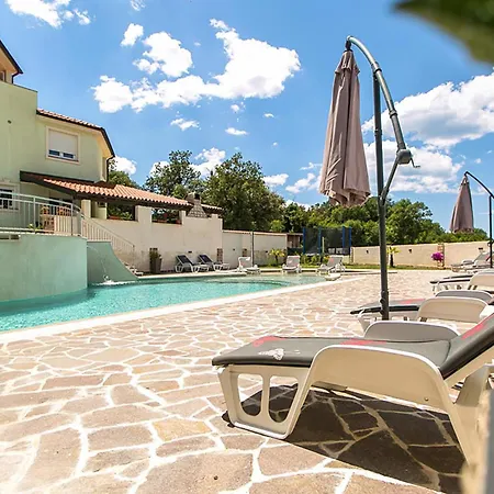 Awesome Apartment In Pula With Swimming Pool *